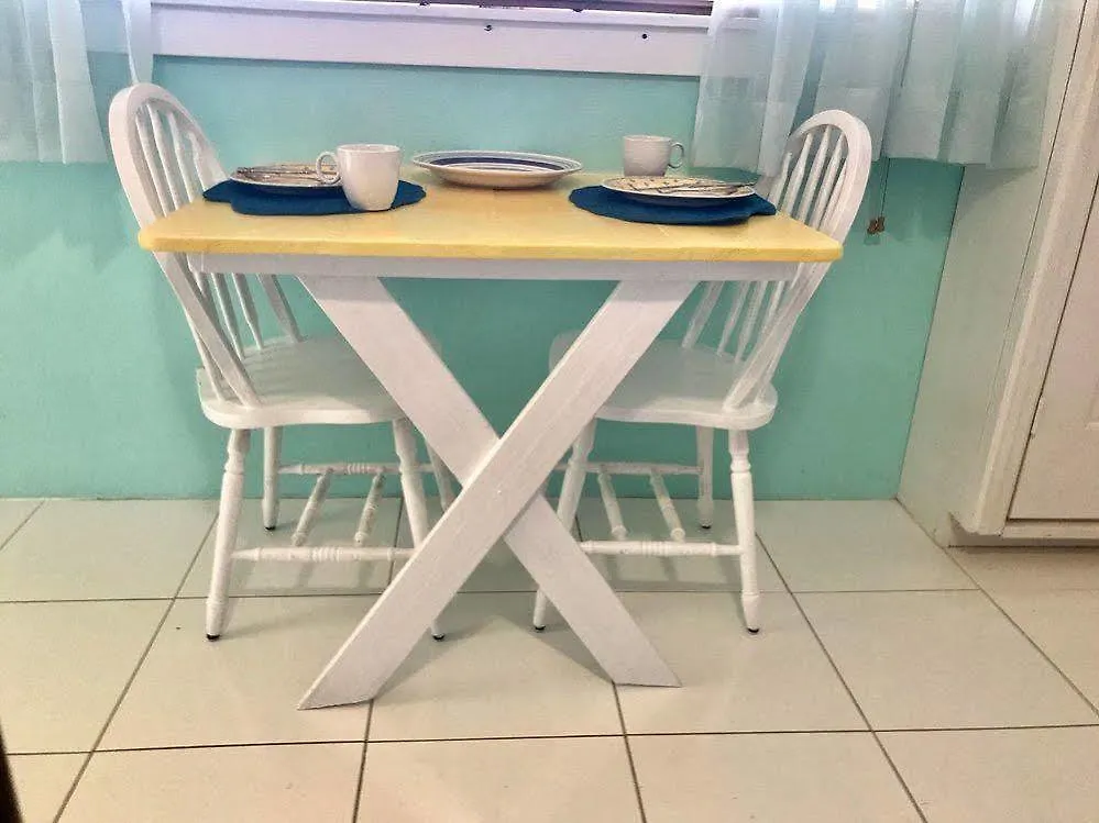 Carlas Cottage Nassau Bahamas