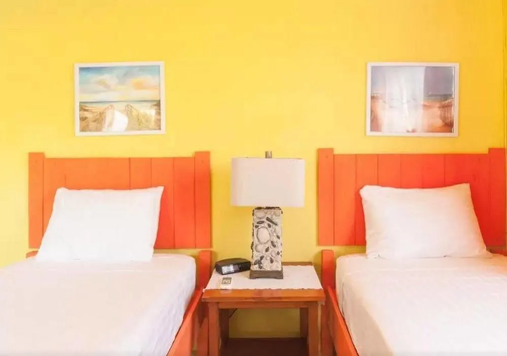 *** Hotel Carlas Cottage Nassau Bahamas