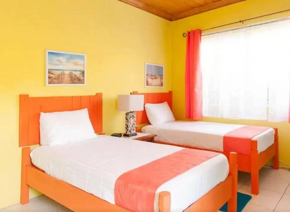 Carlas Cottage Nassau Hotel