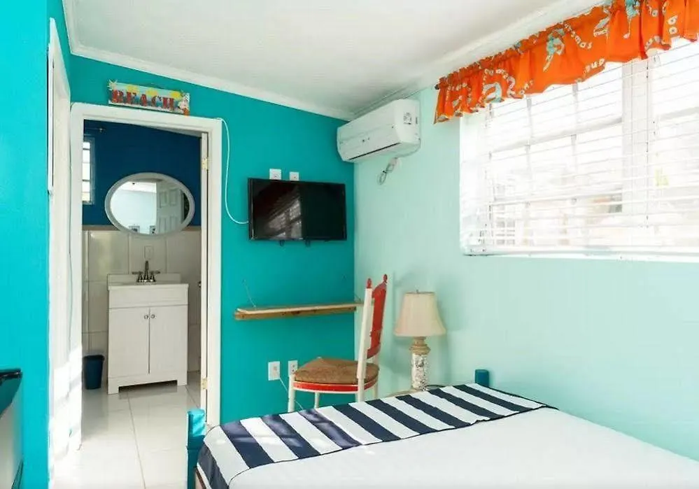 Carlas Cottage Nassau Hotel