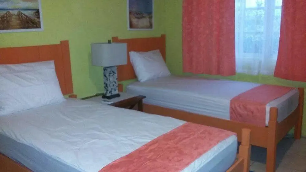 Carlas Cottage Nassau Hotel